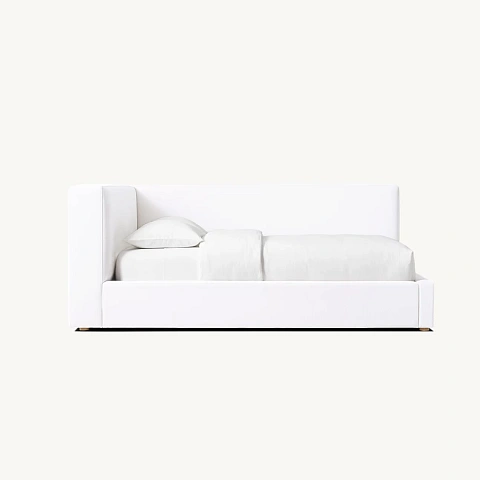 Купить  Кровать Brooks по цене 108 900 руб.