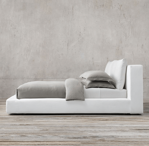 Купить  Дизайнерская кровать Soft по цене 133 300 руб.