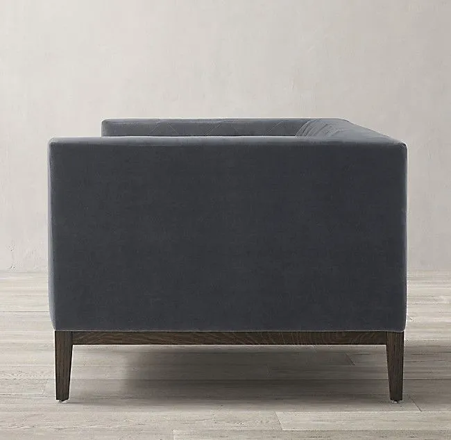Купить Диван Italia Tufted Shelter Arm по цене 118 800  руб.