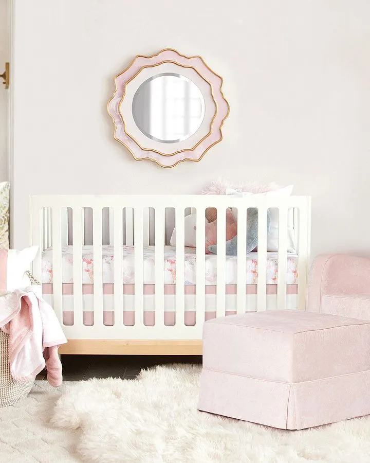Купить Зеркало в раме  "Дороти" Pink по цене 38 000  руб.