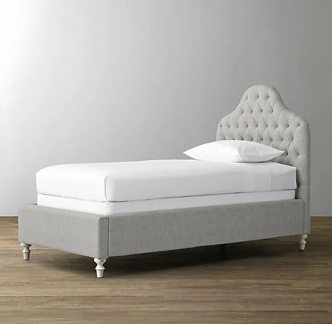 Купить Кровать детская Reese Tufted в классическом стиле по цене 99 600  руб.